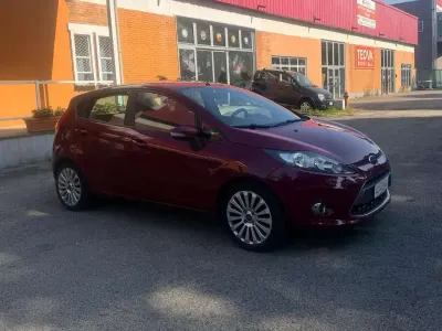 Usata Ford Fiesta Titanium 82 CV (60 kW) 2009 Lilla Berlina
