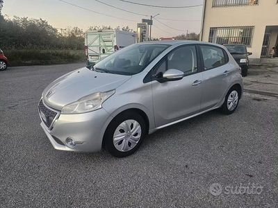 Usata Peugeot 208 82 CV (60 kW) 2012 Grigio Utilitaria