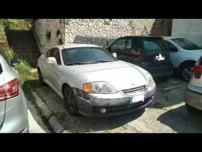 Begagnad Hyundai Coupé 2004 Grå Sportkupé