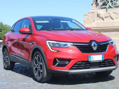 Usata Renault Arkana Intens 94 CV (69 kW) 2022 Rosso SUV