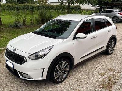 Usata Kia Niro Style 105 CV (77 kW) 2018 Bianco SUV