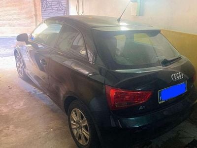 Usata Audi A1 Attraction 122 CV (89 kW) 2011 Nero Utilitaria