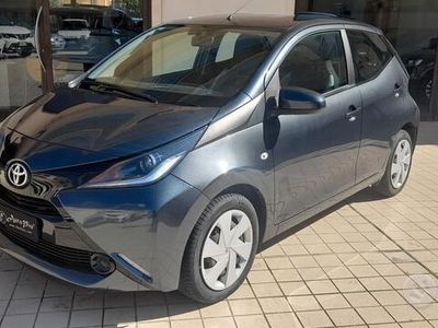 usata Toyota Aygo 1.0 VVT-i 69 CV 5 porte Shine MMT