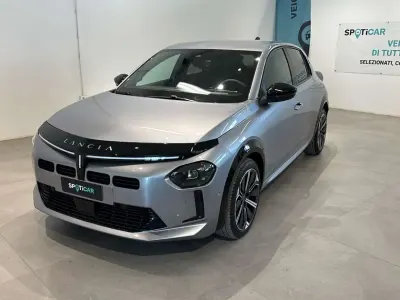 Nuova Lancia Ypsilon 110 CV (80 kW) 2026 Grigio Utilitaria