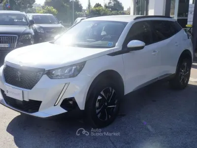 Occasion Peugeot 2008 Allure 131 ch (96 kW) 2021 Blanc SUV