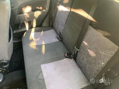 Begagnad Ford Fiesta 58 HK (42 kW) 2006 Grå Halvkombi