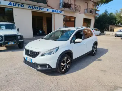 Usata Peugeot 2008 Allure 99 CV (72 kW) 2017 Bianco SUV