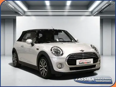 Usata Mini Cooper D Cabriolet 116 CV (85 kW) 2018 Argento Cabrio