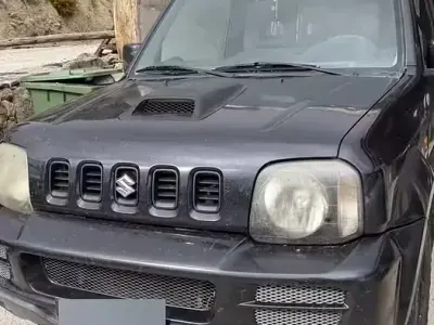 Usata Suzuki Jimny 86 CV (63 kW) 2006 Nero SUV