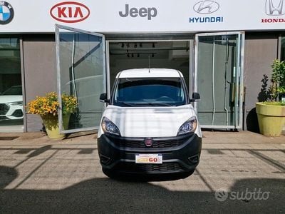 Usata Fiat Doblò S 120 CV (88 kW) 2021 Bianco Monovolume