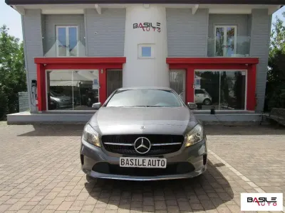Usata Mercedes A160 Premium 90 CV (66 kW) 2018 Grigio chiaro Utilitaria