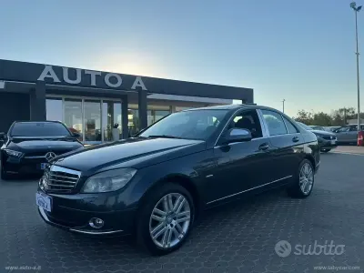 Usata Mercedes C220 Avantgarde 170 CV (125 kW) 2009 Grigio Berlina