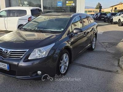 Usata Toyota Avensis Plus 150 CV (110 kW) 2011 Grigio chiaro Station wagon