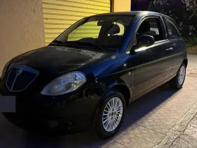 Usata Lancia Ypsilon 60 CV (44 kW) 2009 Nero Utilitaria