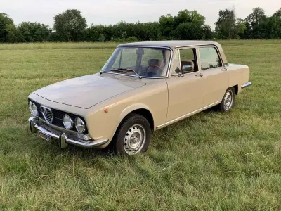 Usata Alfa Romeo 2000 131 CV (96 kW) 1972 Beige Berlina