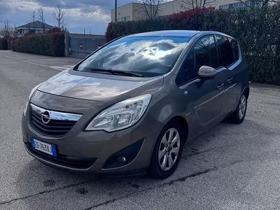 Usata Opel Meriva 95 CV (69 kW) 2011 Grigio Monovolume