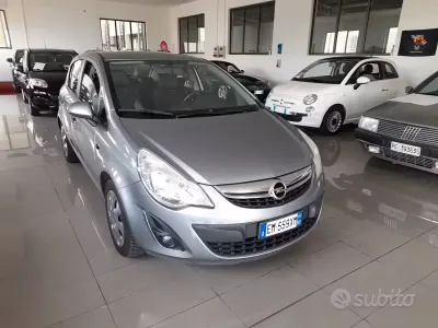 Begagnad Opel Corsa Cosmo 86 HK (63 kW) 2012 Grå Halvkombi