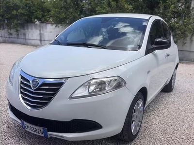 Usata Lancia Ypsilon S 69 CV (50 kW) 2012 Bianco Utilitaria