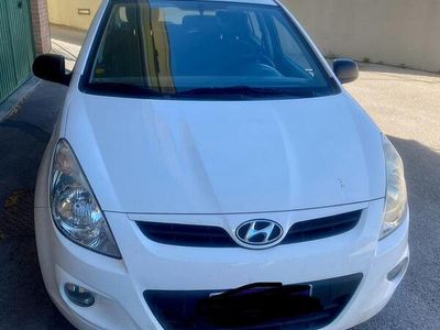 Usata Hyundai i20 78 CV (57 kW) 2010 Bianco Utilitaria