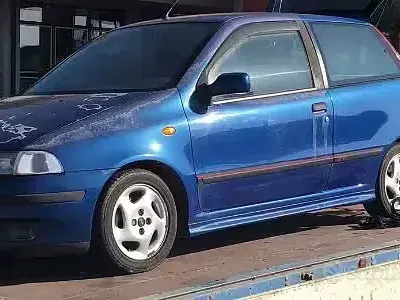 Usata Fiat Punto 133 CV (97 kW) 1994 Blu Berlina