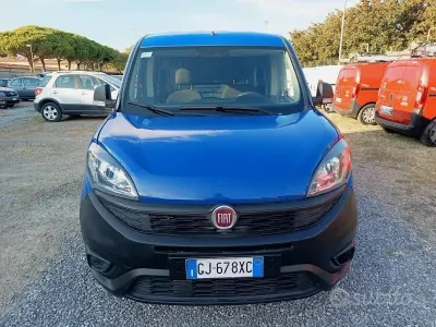 Usata Fiat Doblò 105 CV (77 kW) 2022 Blu Monovolume