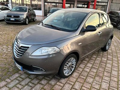 usata Lancia Ypsilon 1.3 MJT 16V 95 CV 5 porte S&S Silve