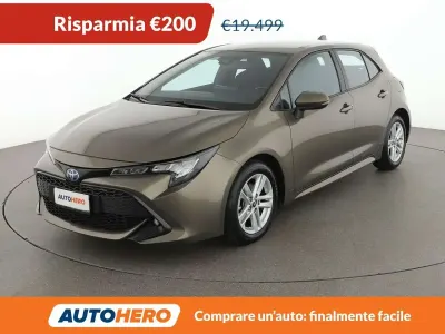 Usata Toyota Corolla Active 122 CV (89 kW) 2022 Oro Berlina