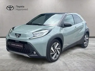Usata Toyota Aygo X Lounge 72 CV (52 kW) 2025 Verde SUV