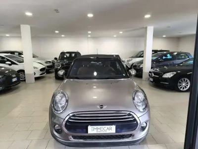 Usata Mini Cooper D Cabriolet Hype 116 CV (85 kW) 2016 Grigio quarzo meatallizzato Cabrio