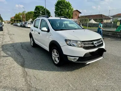 Usata Dacia Sandero 90 CV (66 kW) 2017 Bianco Berlina