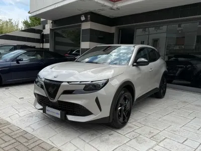 Usata Alfa Romeo GT Junior Edizione Speciale 136 CV (100 kW) 2025 Avorio galleria SUV