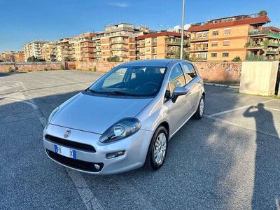 Usata Fiat Punto Lounge 85 CV (62 kW) 2015 Argento Utilitaria