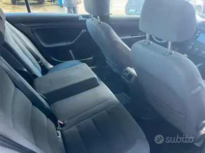 Usata VW Golf V 105 CV (77 kW) 2005 Nero Utilitaria