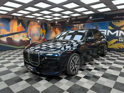Usata BMW 740 M Sport 286 CV (210 kW) 2025 Blu Berlina