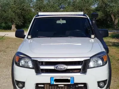 Usata Ford Ranger Limited 156 CV (114 kW) 2011 Bianco Pick-up