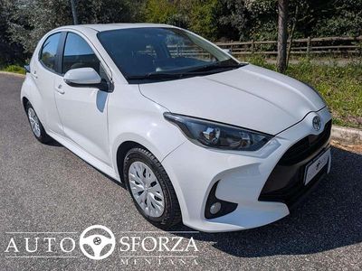 Usado Toyota Yaris Active 72 CV (52 kW) 2023 Blanco Utilitario