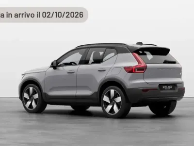 Usata Volvo XC40 Plus 163 CV (119 kW) 2024 Argento SUV