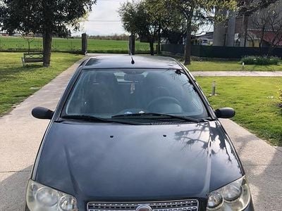 Usata Fiat Punto 77 CV (56 kW) 2009 Nero Utilitaria