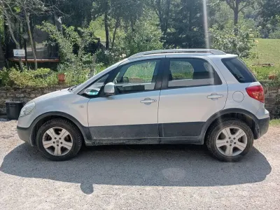 Usata Fiat Sedici 120 CV (88 kW) 2007 Grigio SUV