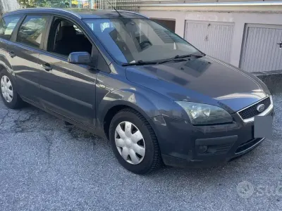 Usata Ford Focus 90 CV (66 kW) 2006 Grigio Station wagon