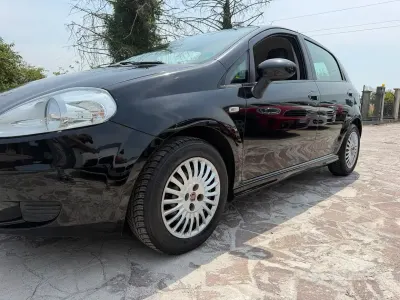 Usata Fiat Grande Punto 65 CV (47 kW) 2007 Nero Utilitaria