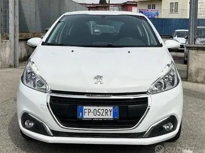 Usata Peugeot 208 Allure 75 CV (55 kW) 2018 Bianco Utilitaria