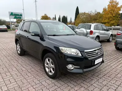 Usata Toyota RAV4 150 CV (110 kW) 2010 Nero SUV