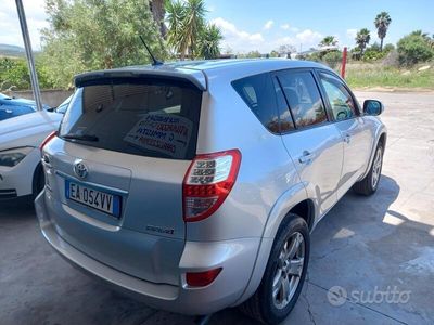 usata Toyota RAV4 2.0i 16V cat 5 porte Fun