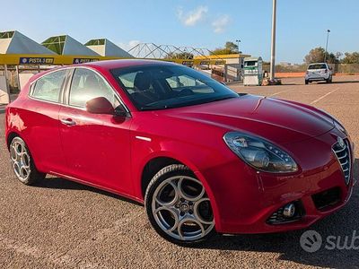 Usata Alfa Romeo Giulietta Distinctive 150 CV (110 kW) 2016 Rosso Utilitaria