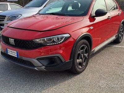 Usata Fiat Tipo Cross 95 CV (69 kW) 2022 Rosso Berlina