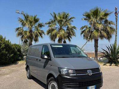 Usata VW Transporter 150 CV (110 kW) 2016 Grigio Furgone