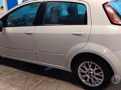 Bianco Usata 2010 Fiat Punto Evo Utilitaria | 2700 € (Ottimo prezzo)