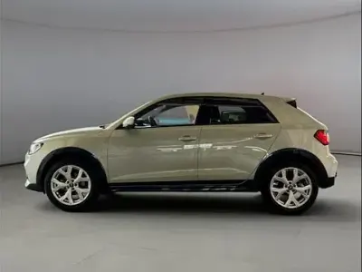 Usata Audi A1 Business 116 CV (85 kW) 2025 Argento rugiada metallizzato SUV