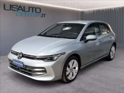 Usata VW Golf VIII Life 150 CV (110 kW) 2025 Dolomite silver metallizzato Berlina